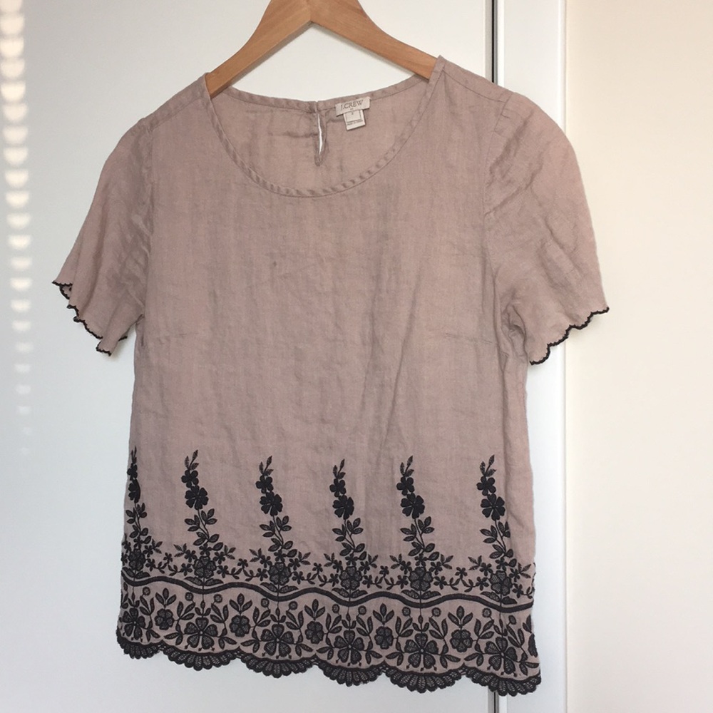 Linen floral embroidered t-shirt ✨